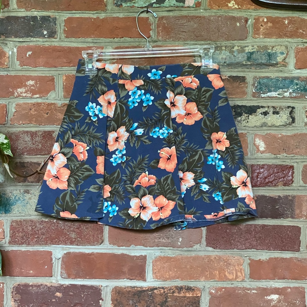 Hawaiian style floral mini skirt size small